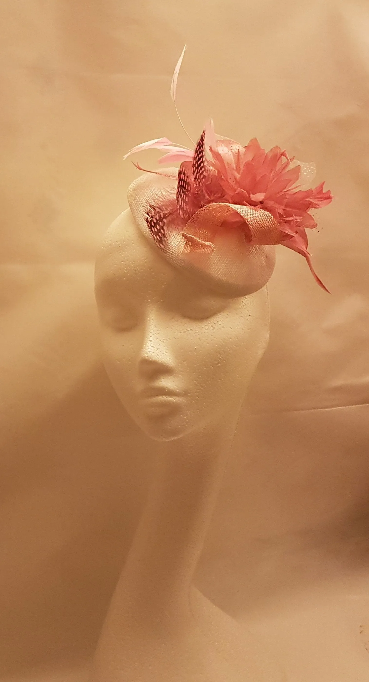 Fascinator hat, 40s 50s Pink Hat fascinator #White and Pink Feather hat fascinator,Race,Cocktail hat,Ladies day,Ascot hat feather flower hat
