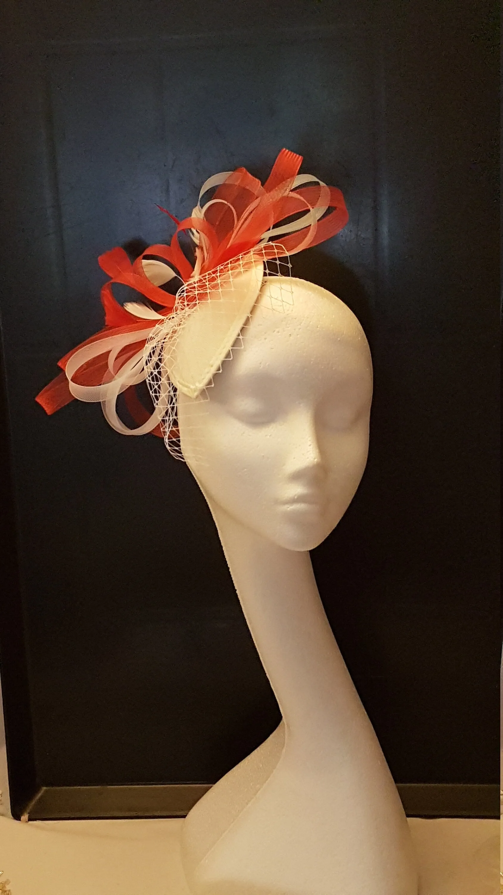 Fascinator, RED & WHITE Teardrop Hat fascinator Mini VEIL #Red and White Ascot hat fascinator,Wedding, Race, Cocktail, Church hat fascinator