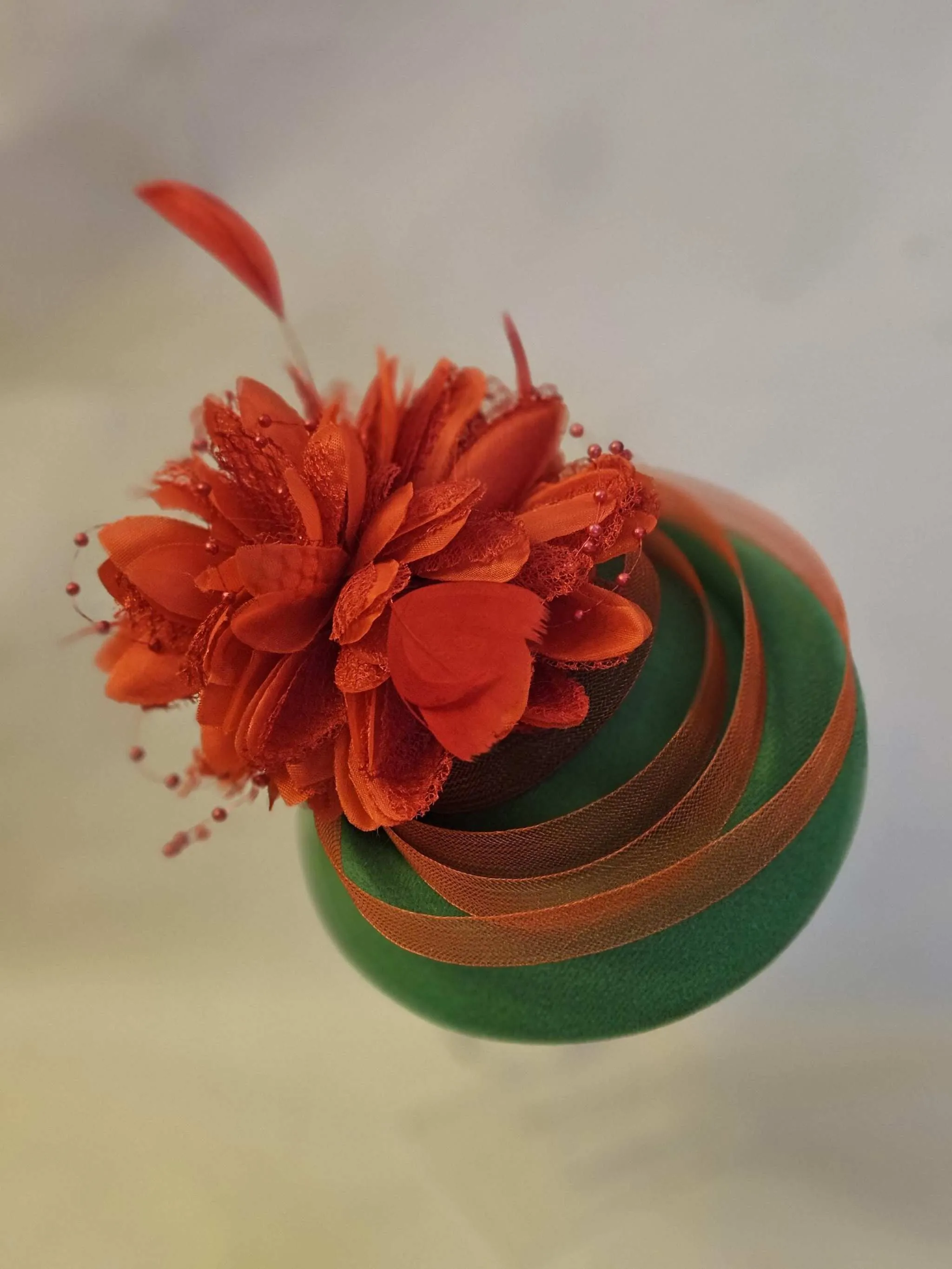 GREEN & RED Hat Fascinator Lace Headband fo Wedding,Ladies Day,Tea Party,Royal Ascot Race. Wedding Hat.Green Felt hat with Red Flowers