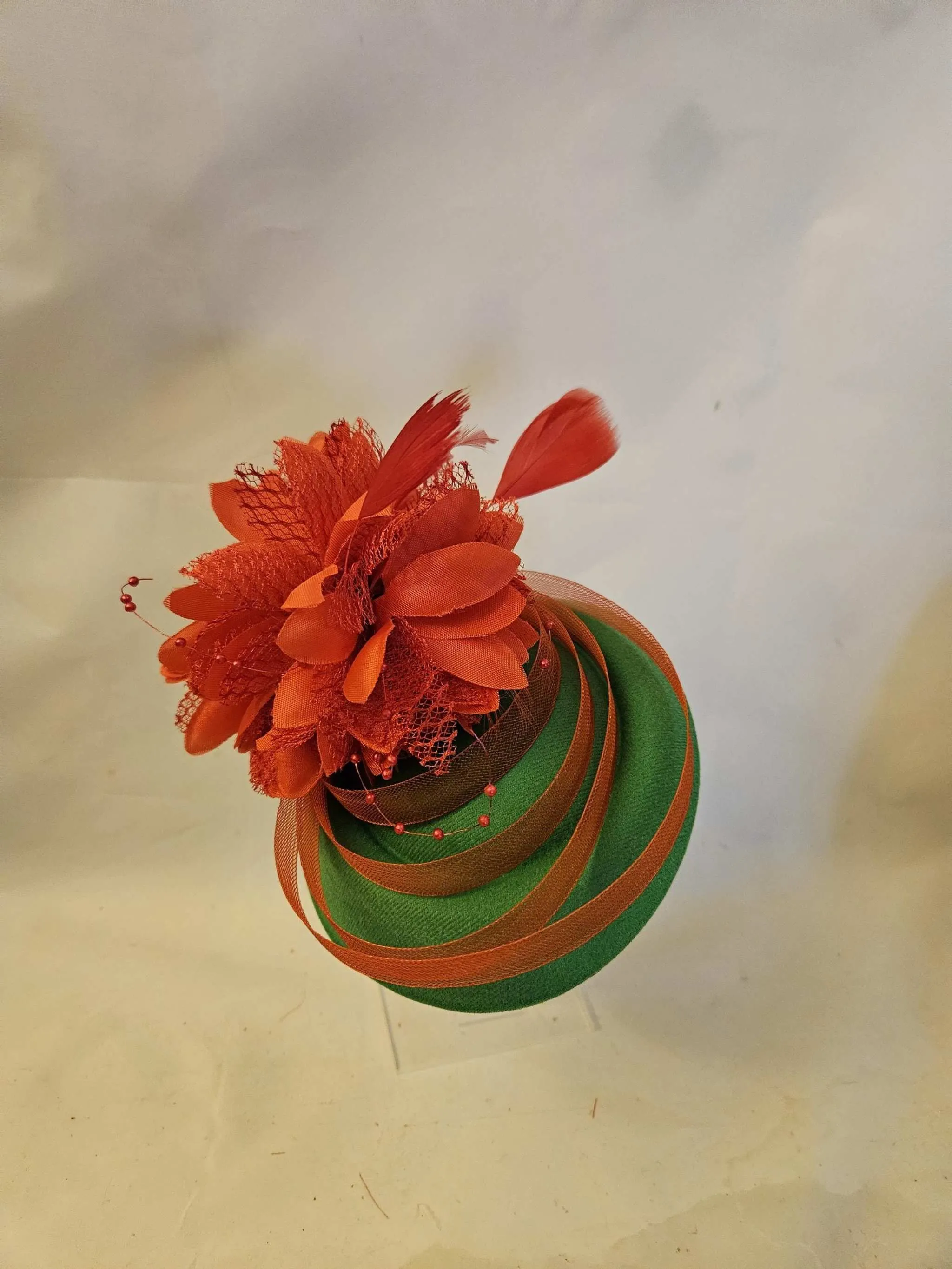 GREEN & RED Hat Fascinator Lace Headband fo Wedding,Ladies Day,Tea Party,Royal Ascot Race. Wedding Hat.Green Felt hat with Red Flowers