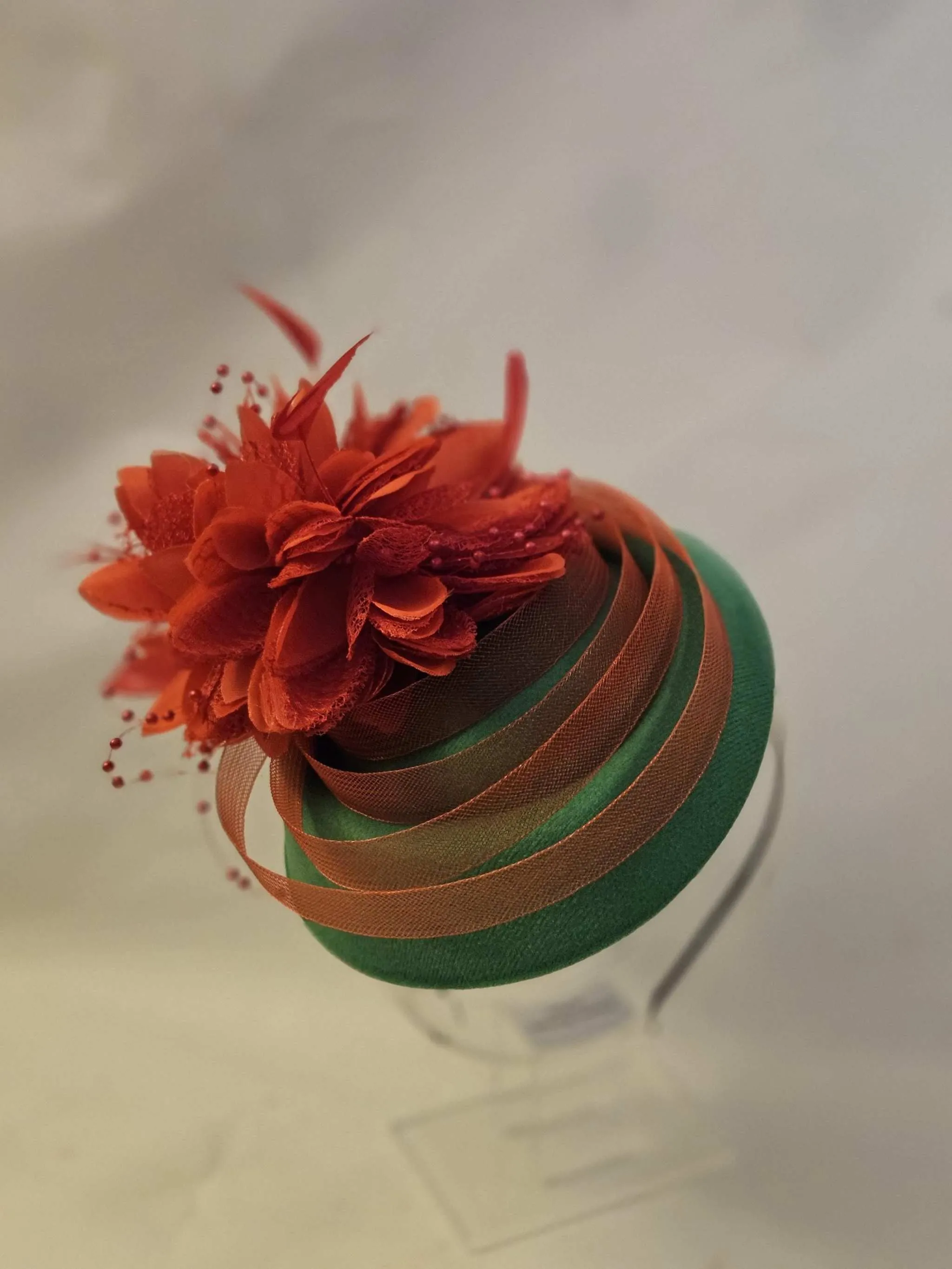 GREEN & RED Hat Fascinator Lace Headband fo Wedding,Ladies Day,Tea Party,Royal Ascot Race. Wedding Hat.Green Felt hat with Red Flowers