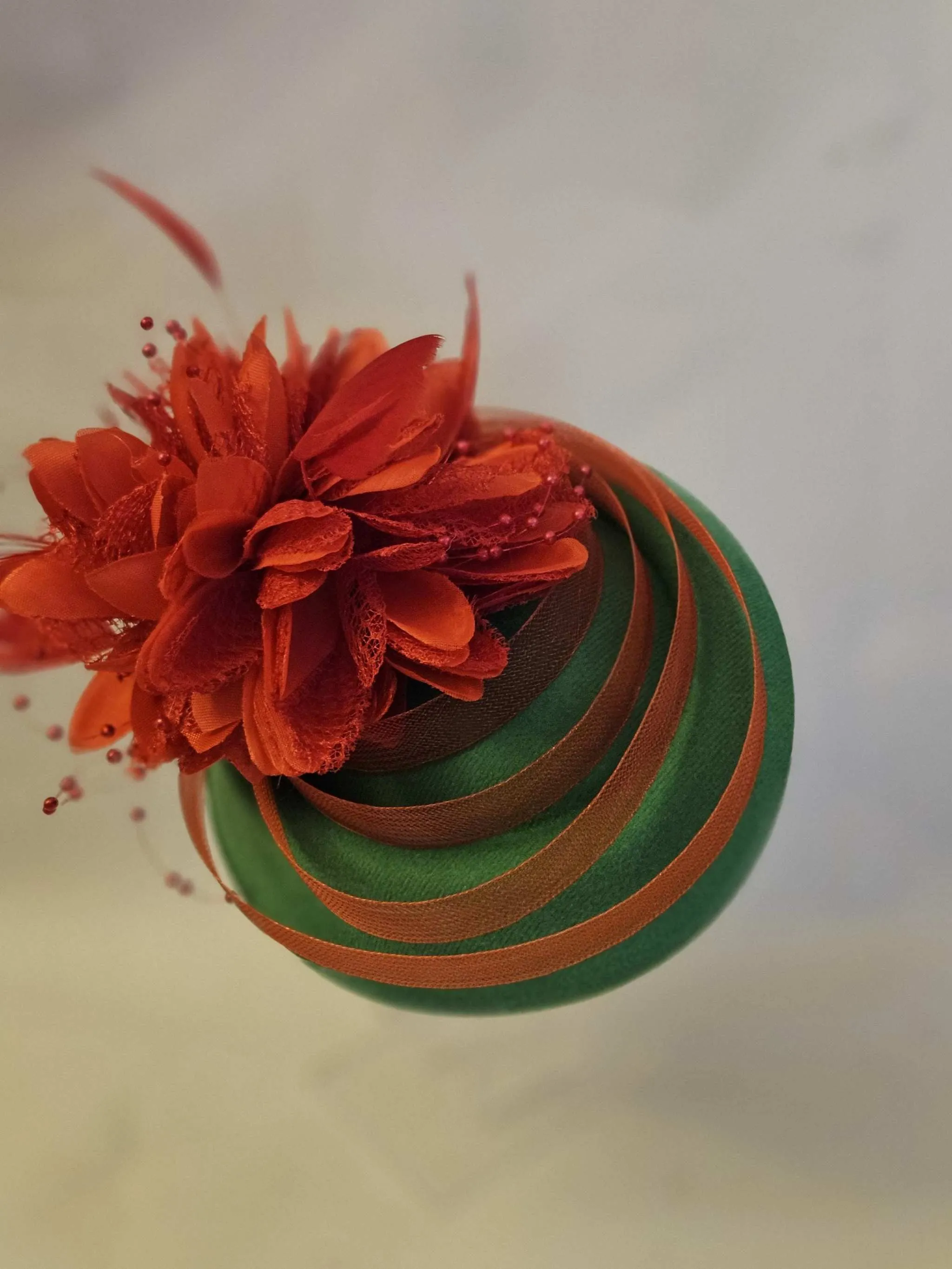 GREEN & RED Hat Fascinator Lace Headband fo Wedding,Ladies Day,Tea Party,Royal Ascot Race. Wedding Hat.Green Felt hat with Red Flowers