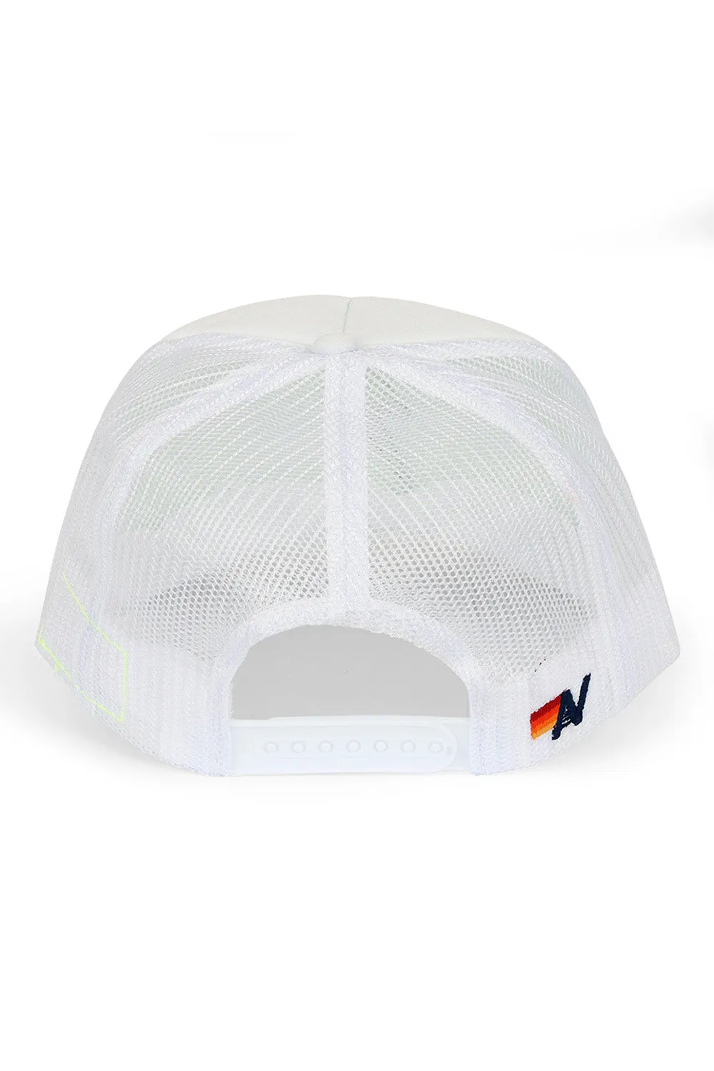 LOVE FREELY - TRUCKER HAT