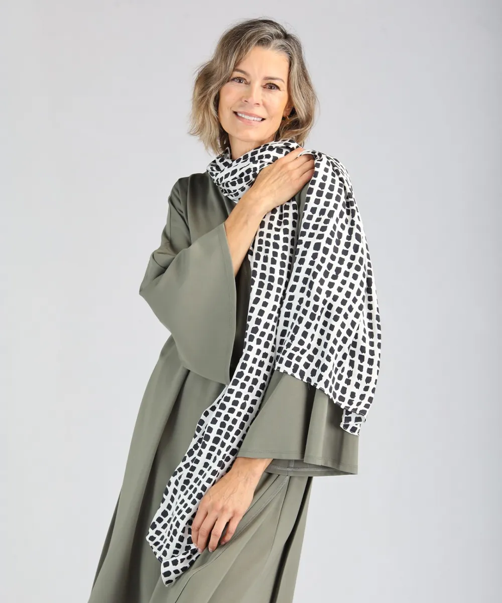 Maya - Black and White Polka