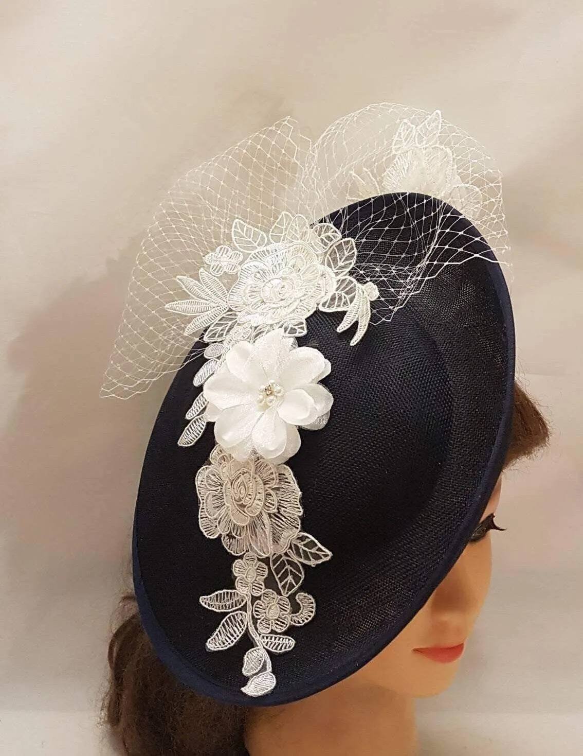 NAVY BLUE Hat FASCINATOR Wedding Mother of bride Kentucky Derby Royal Ascot Race Ladies 30cm Large Saucer Sinamay Hat Navy and Off white hat