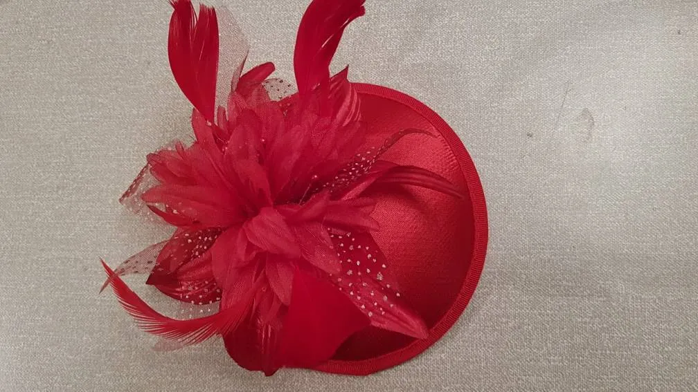 Red Fascinator Hat. Wedding,Ladies day hat,Royal Ascot hat, Wedding,Cocktail hat, Women Wedding Headband Hat,Ladies cocktail hatinator