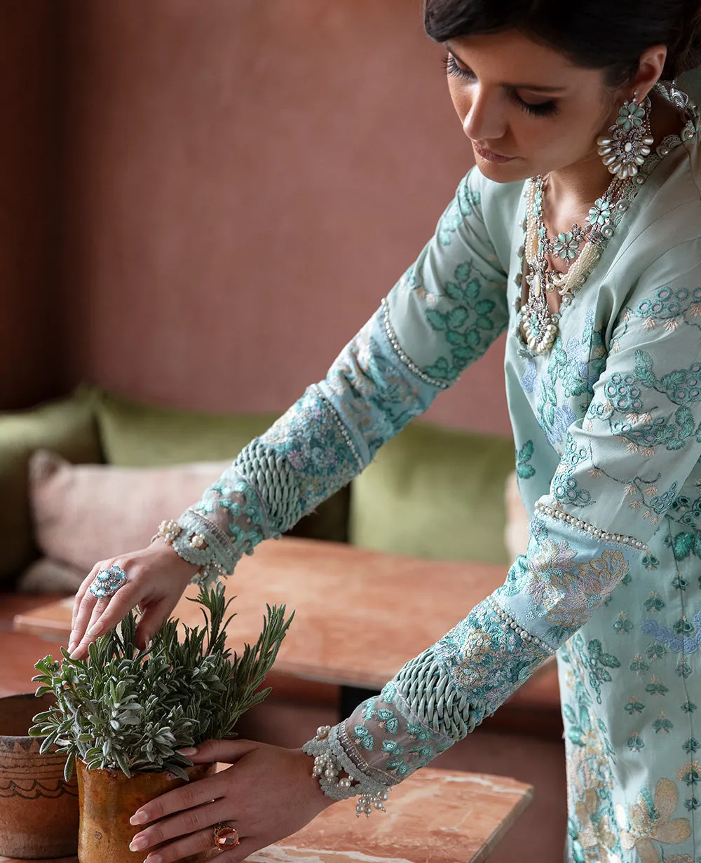 Republic Womenswear | Amaani - Eid Luxury Lawn 2023 | D3-B - NORA