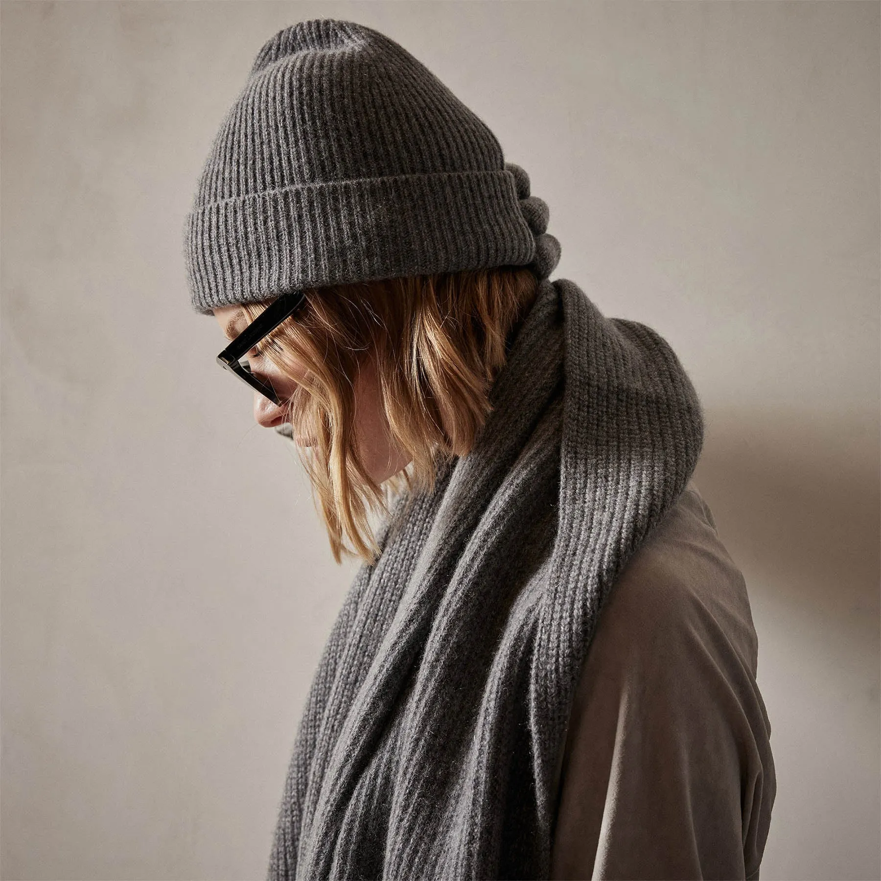 Solid Cashmere Beanie - Grey Felt