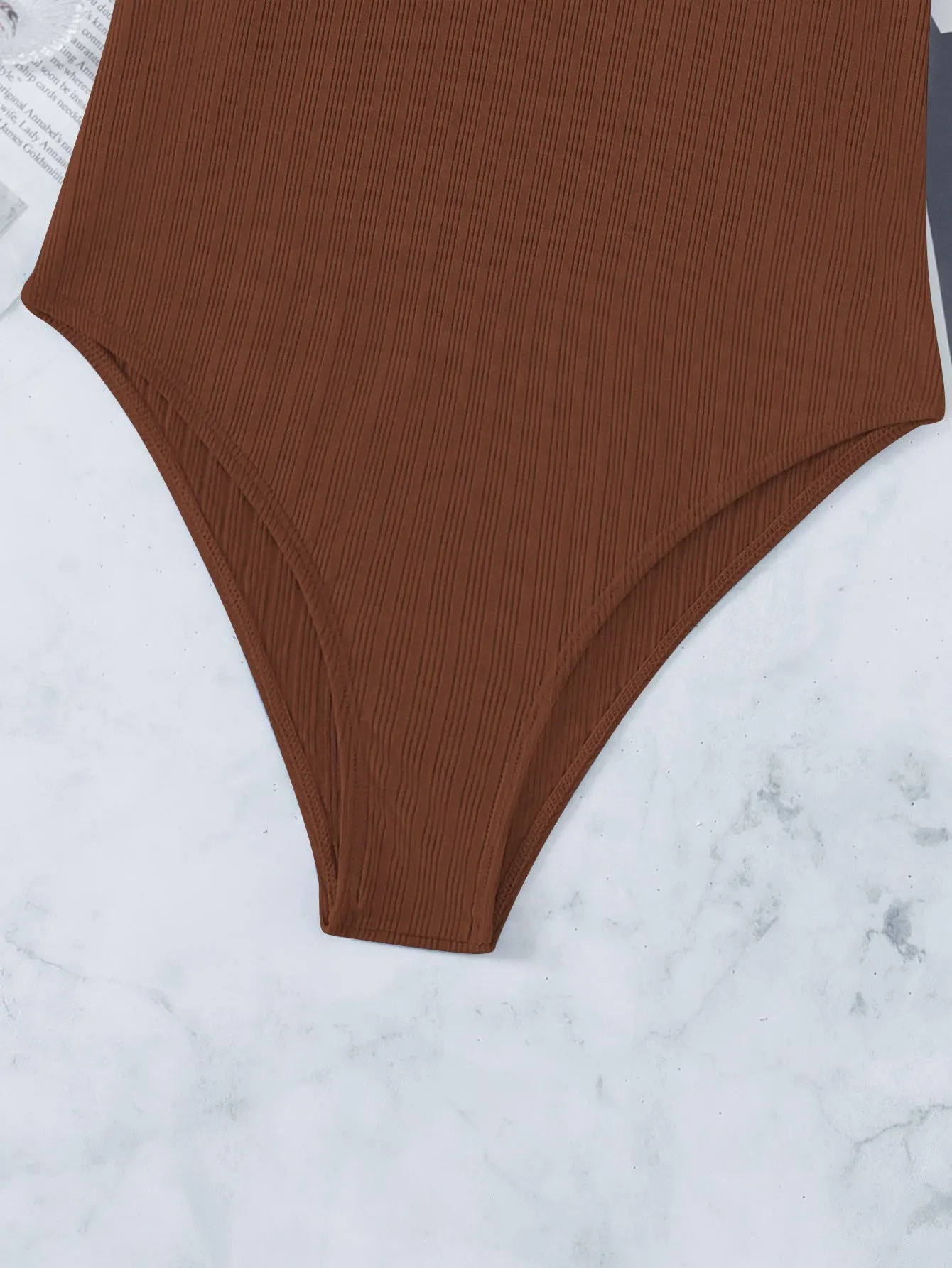 Solid Color Bikini Swimsuit with Adjustable Crossover Design