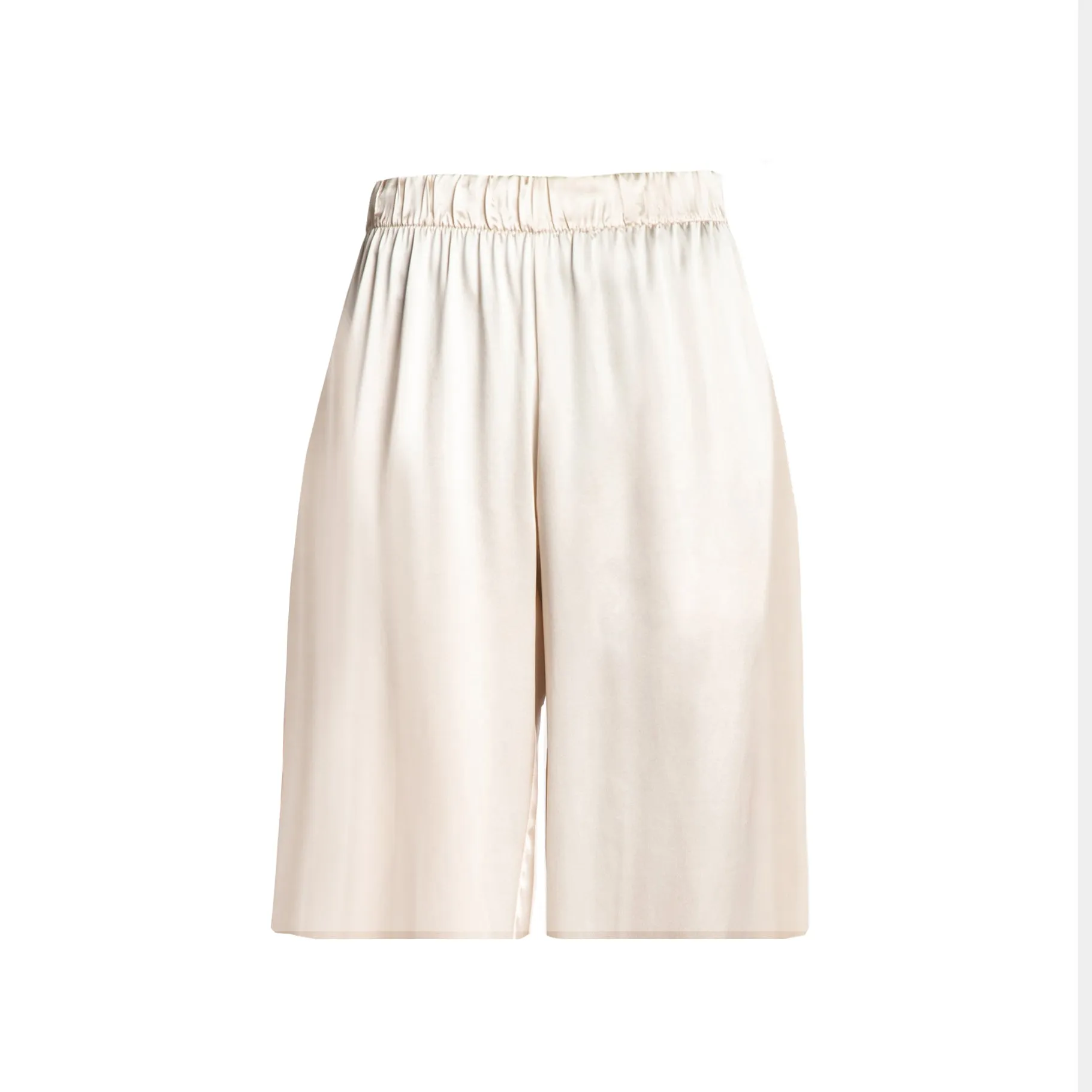 Studio Essential - Short 01. - Ivory