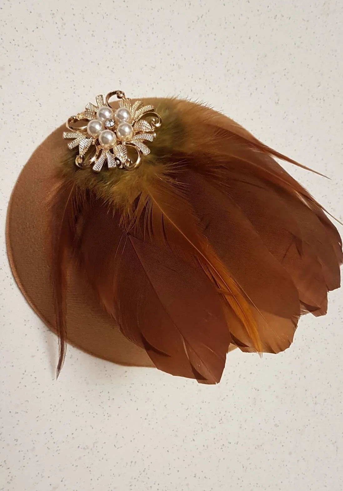 TAN/NUDE  FASCINATOR, 40s 50s Tan Hat fascinator #Tan/Nude Feather hat fascinator Race,Cocktail,Ladies day,Ascot hat with Brown feathers