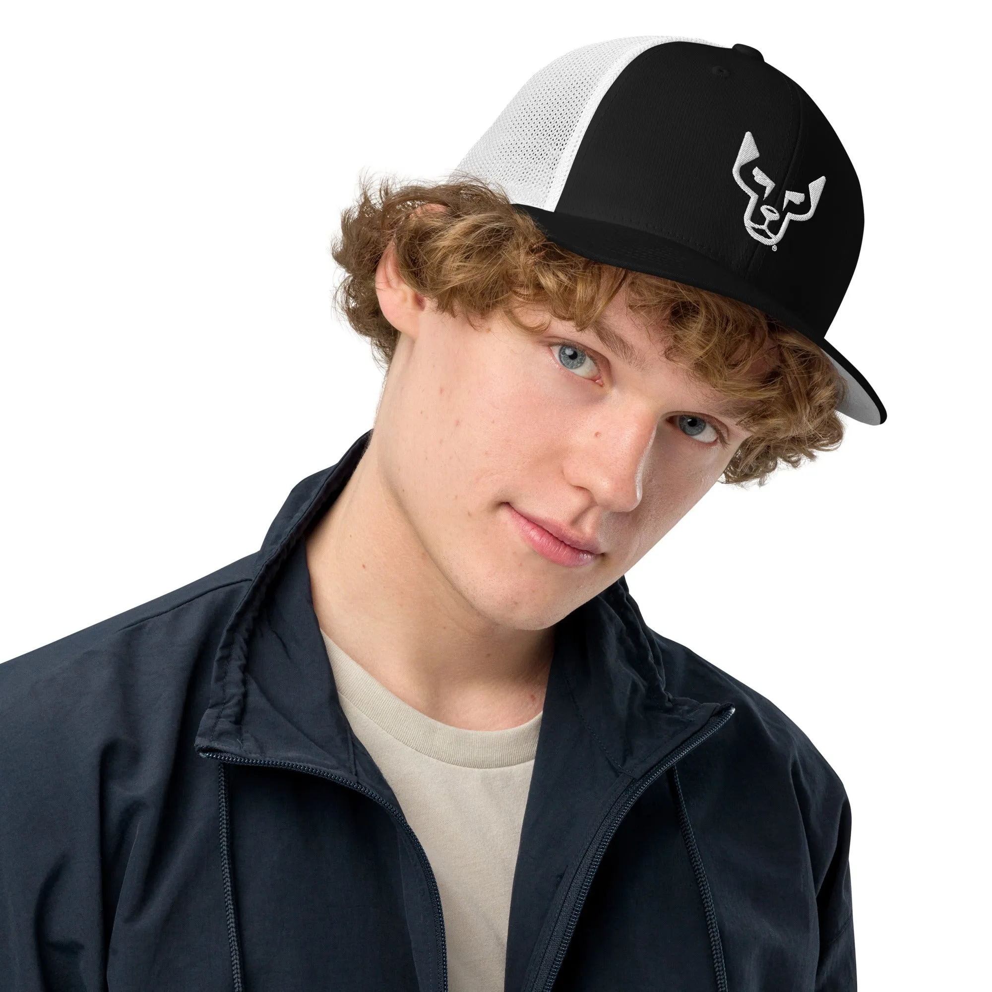 UD Closed-back trucker cap